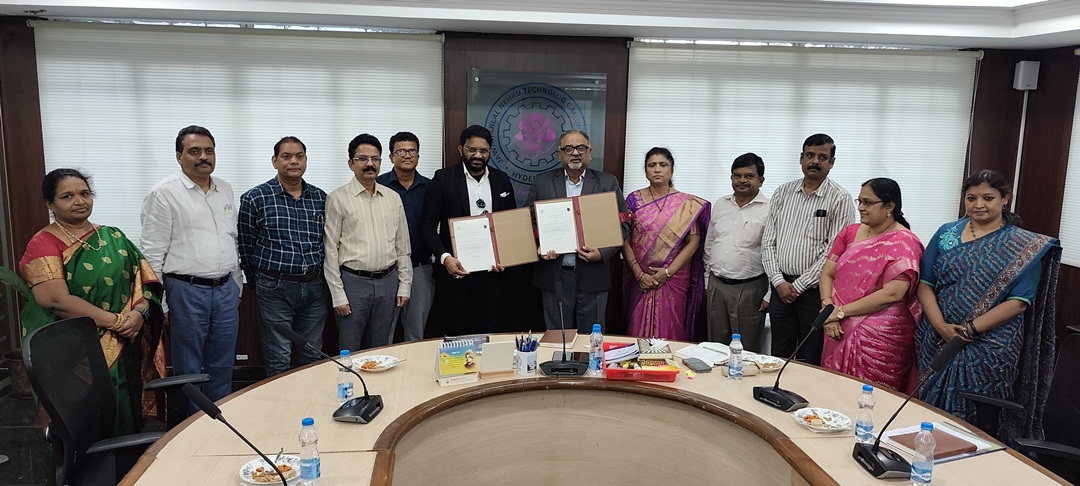 JNTU Hyderabad Hexawatt Racing Team with Varcas EV MOU